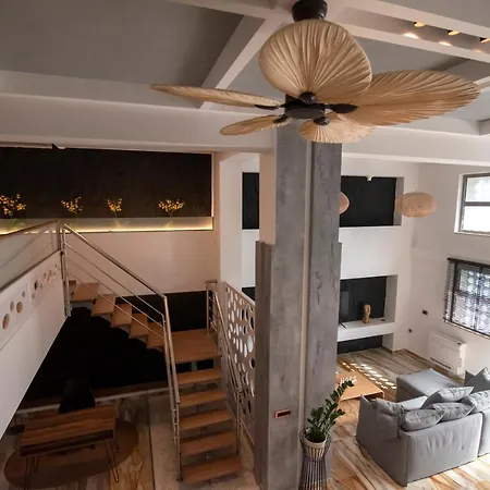 La Casa * Cós